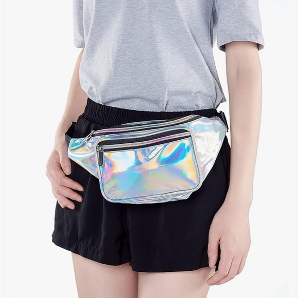 ~80’s Holographic Fanny Pack with Black Strap~ - Picture 5 of 7